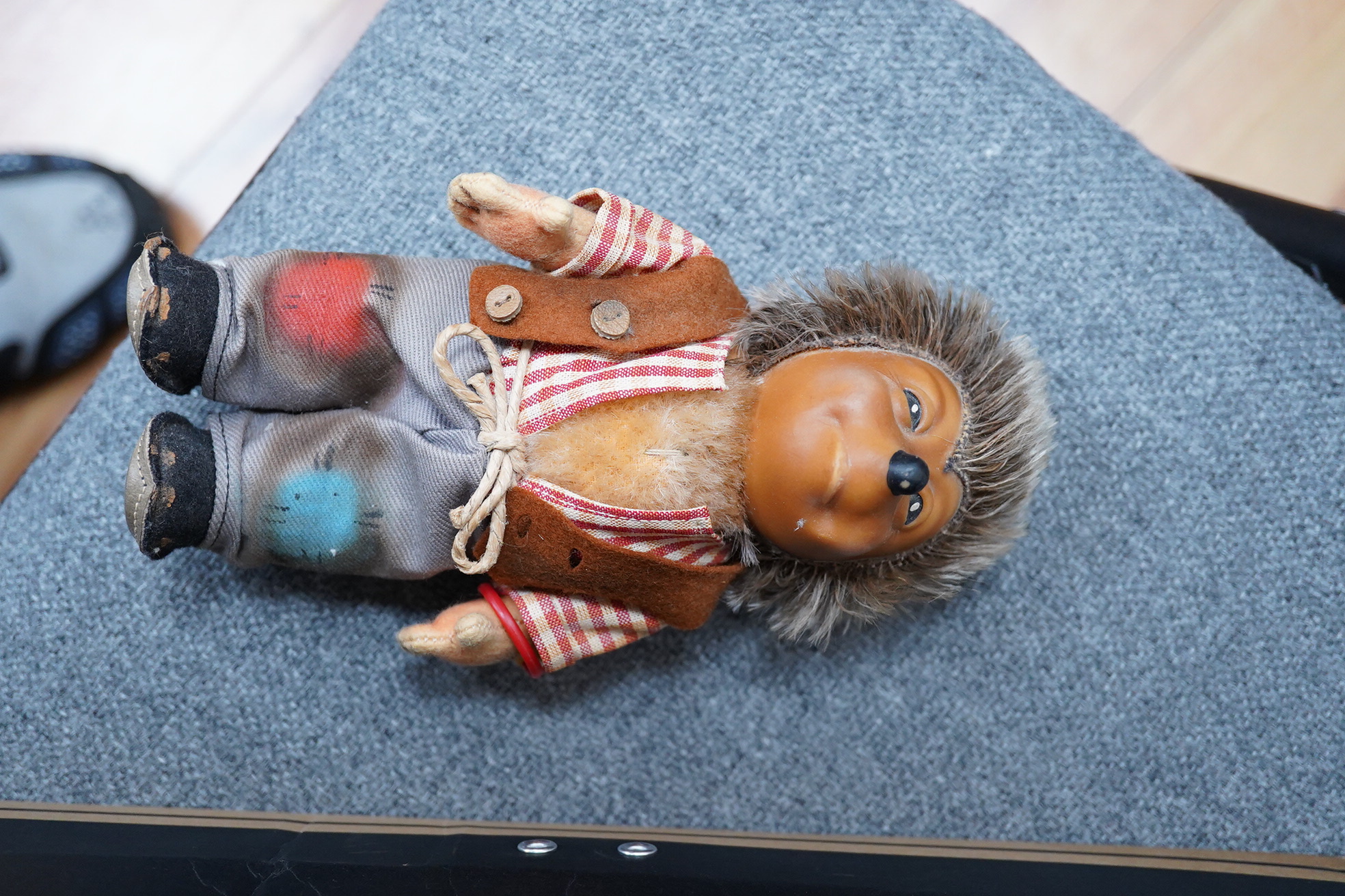 Three 1950s Steiff hedgehogs; a Mecki and Micki pair, 18cm high, together with another Joggi example, all with labels (3)